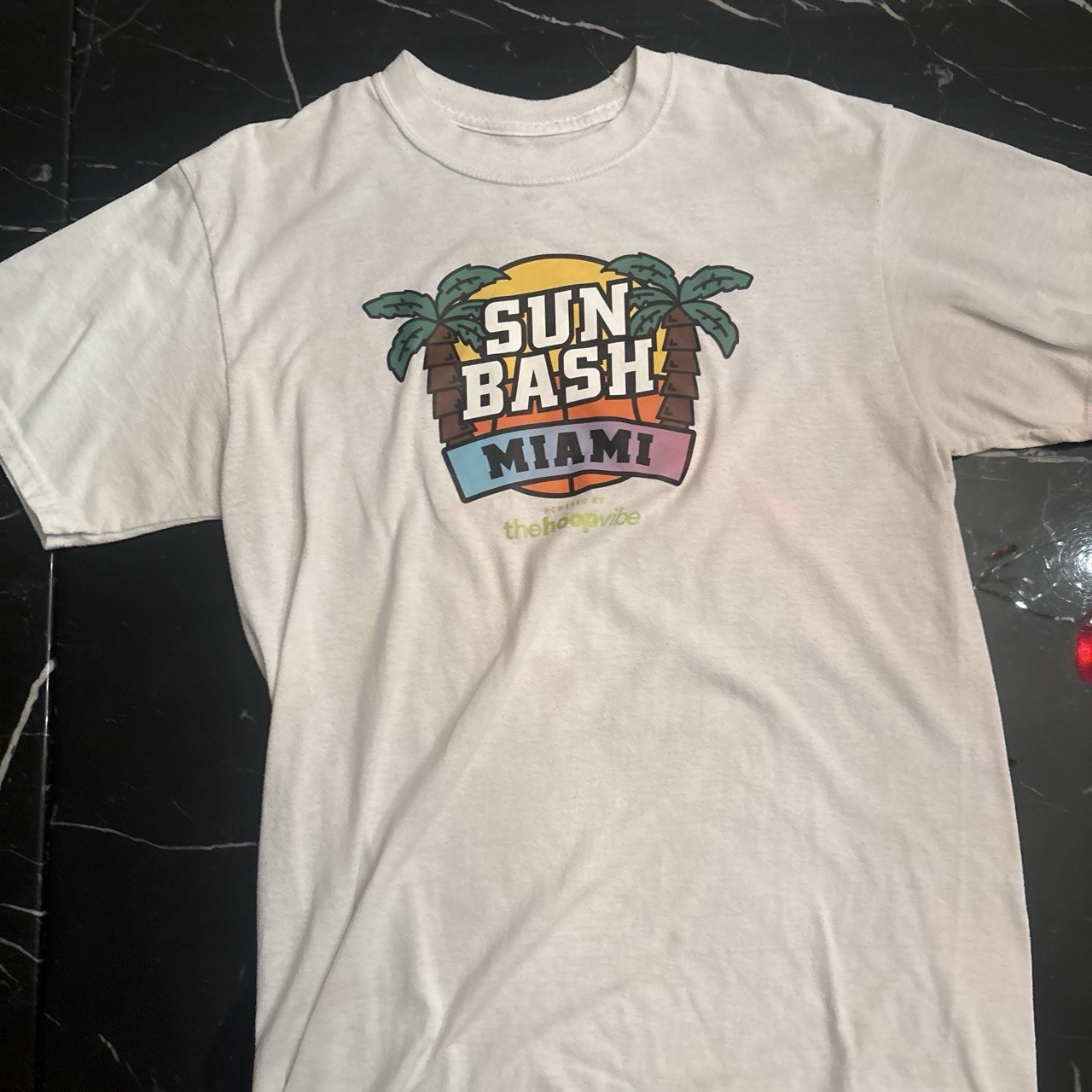 thehoopvibe Men’s M White Sun Bash Miami Graphic Logo Crew Neck T-Shirt