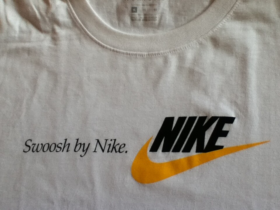 AUTHENTIC NIKE SWOOSH BY NIKE CORE T-SHIRT CK9826-100