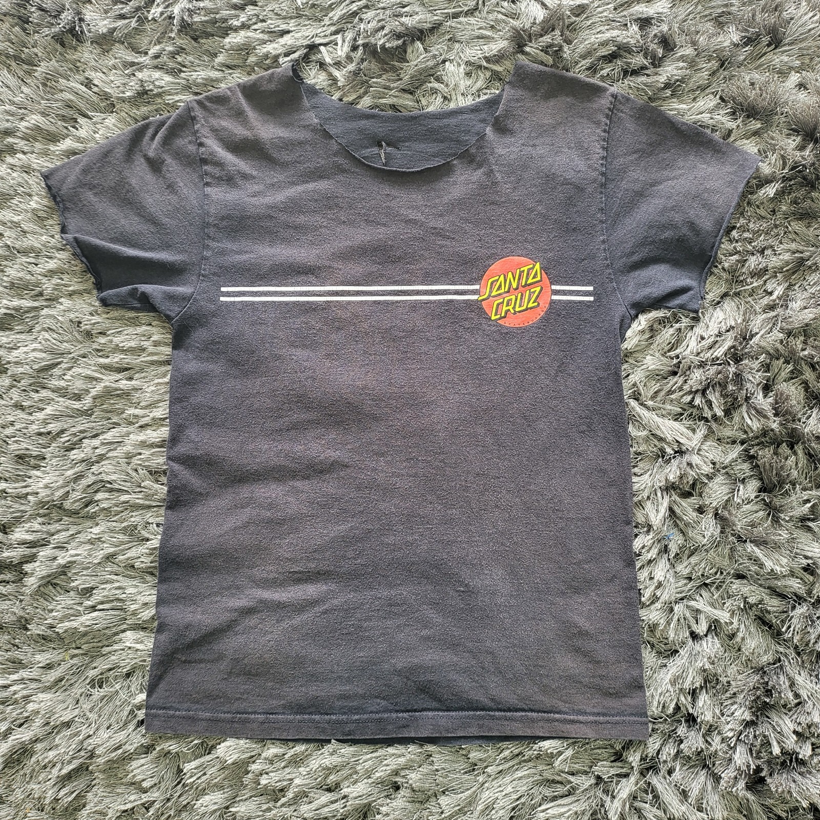 Santa Cruz Skateboards T-Shirt Mens Small Black Short Sleeve Pullover Logo Flaws