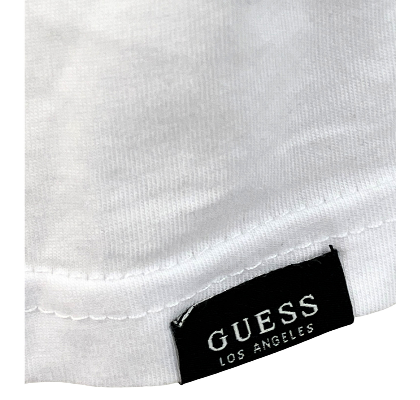 NWT GUESS Los Angeles Men’s White Logo Tape T Shirt Crew Neck Size S