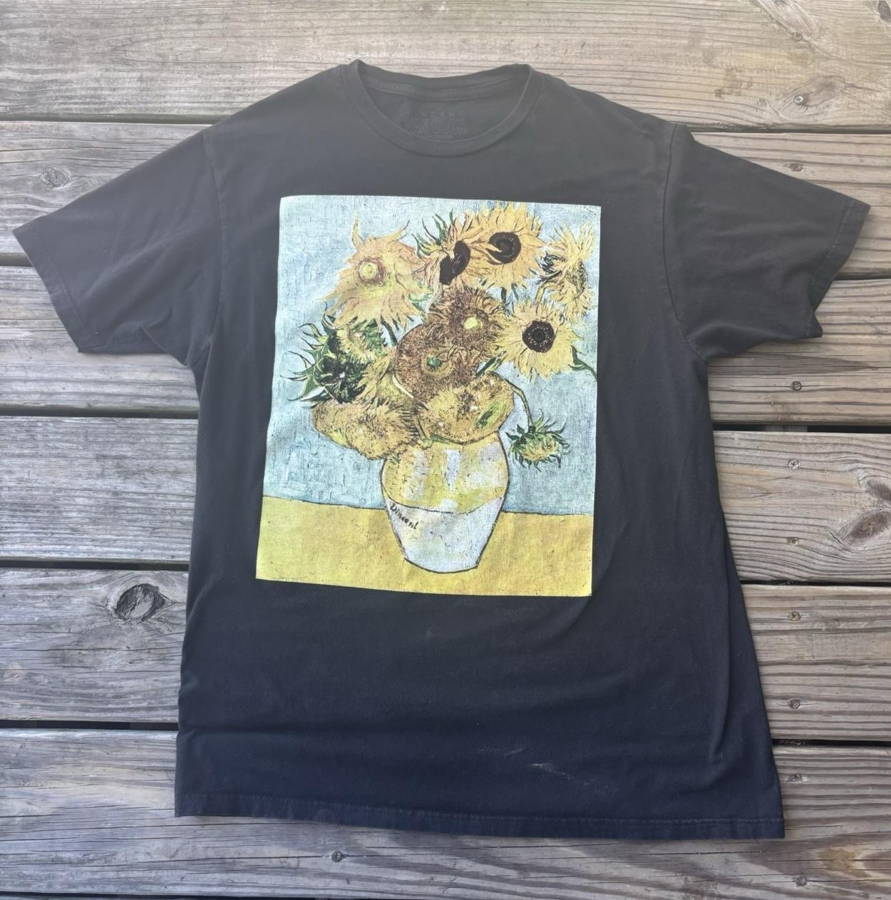 Vincent van Gogh Sunflowers Men’s Black Graphic Short Sleeve Crew Neck Tee L/G