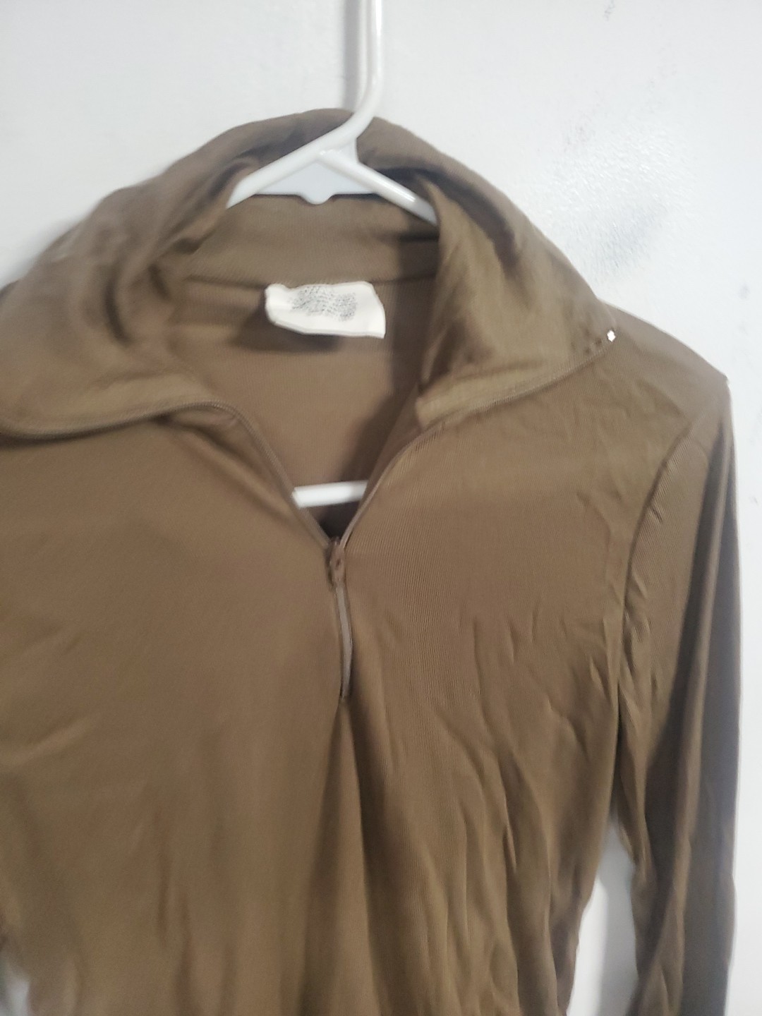 Bin# Cold Weather Undershirt Small Brown 1/4 Zip Long Sleeve 100% Polyester