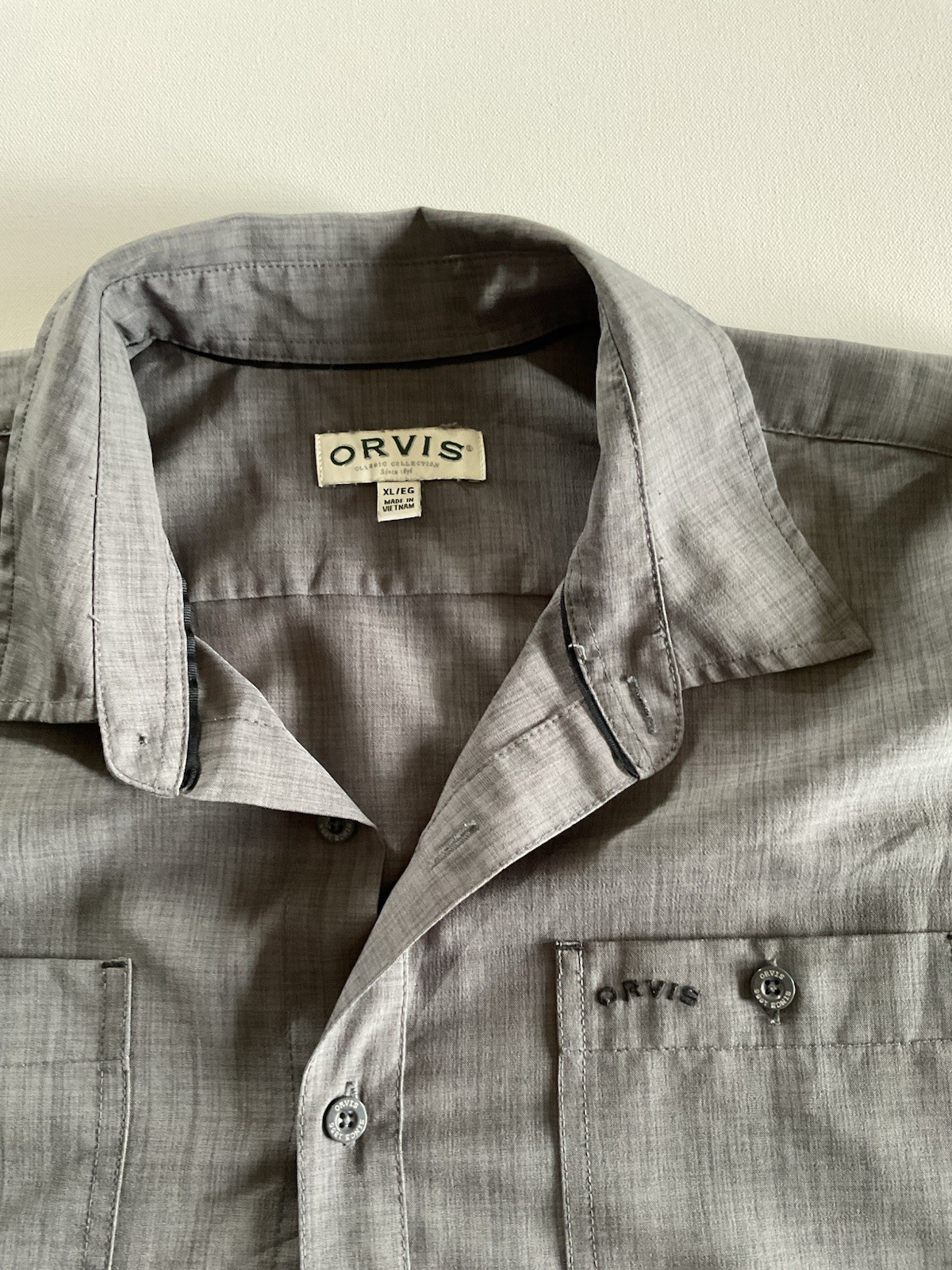 Orvis Gray Chambray Button-Up Shirt Men’s Short Sleeve