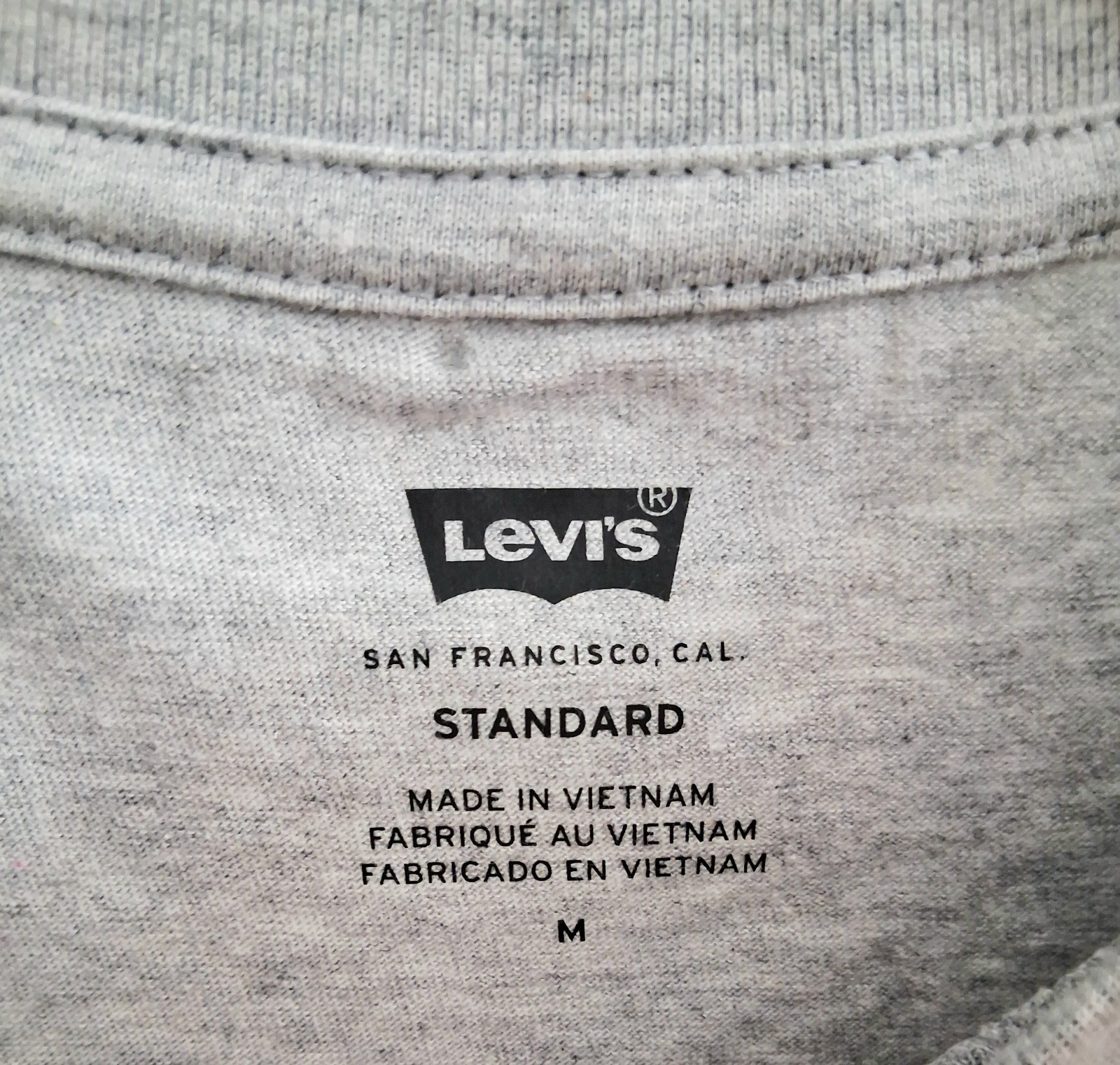 NEW LEVI’S Men’s Medium T-Shirt 100% cotton