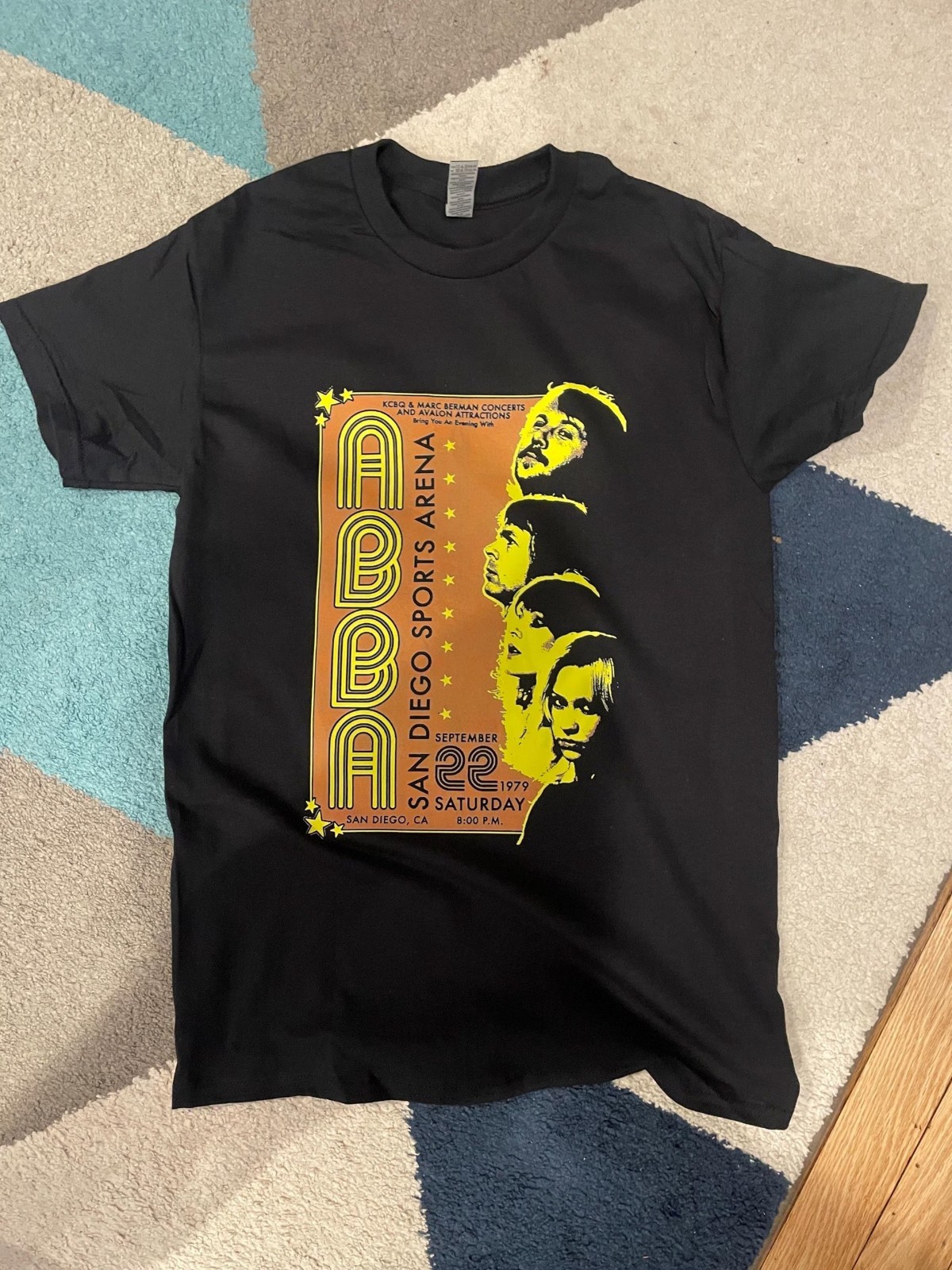Vintage 70s Rock Concert Poster Style Graphic T-Shirt Black – T477