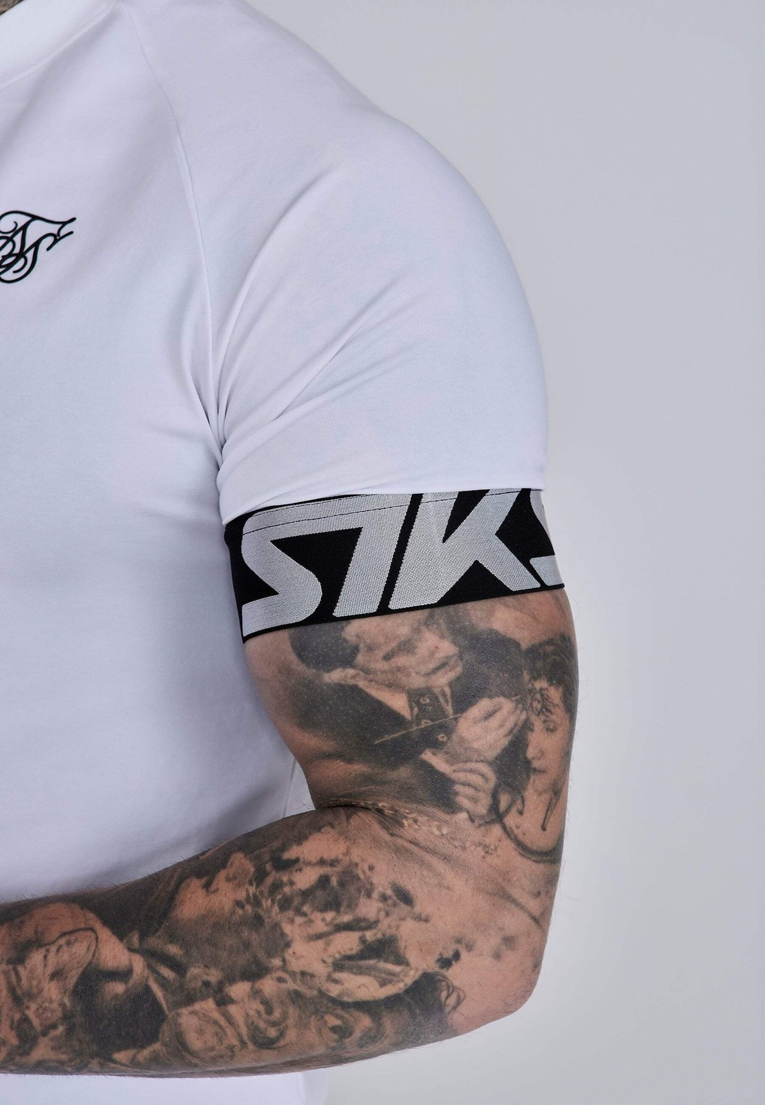 SikSilk Men’s Short Sleeved Muscle Fit Crew Neck Tech T-Shirt Tee White