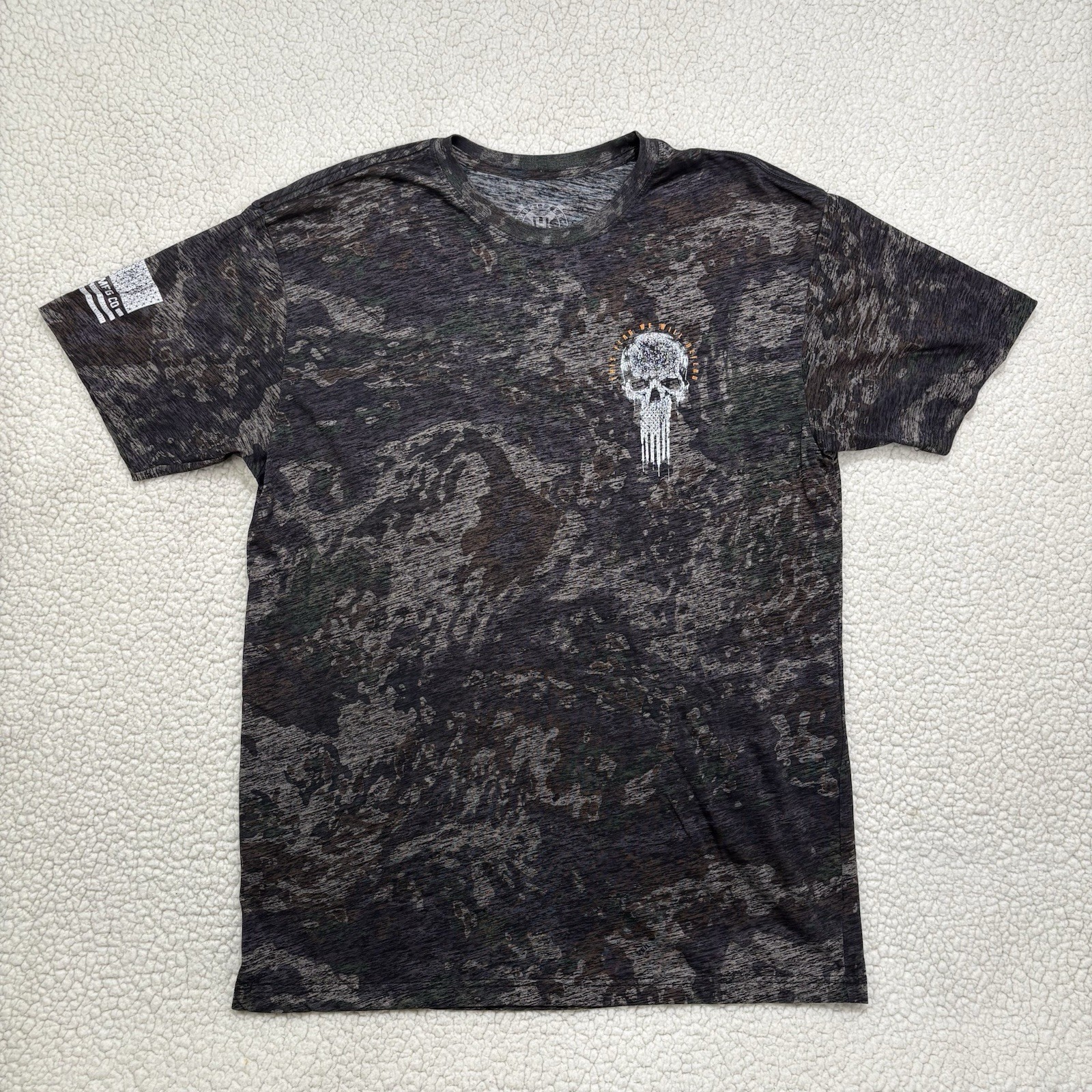 Howitzer Alpha Patriot Camo T-Shirt Mens 2XL Skull American Flag We Will Defend