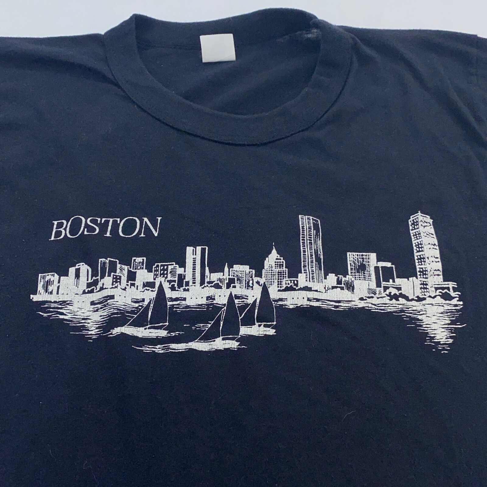 vintage 80s BOSTON MASSACHUSETTS SKYLINE T-Shirt 2XS sailing soft thin