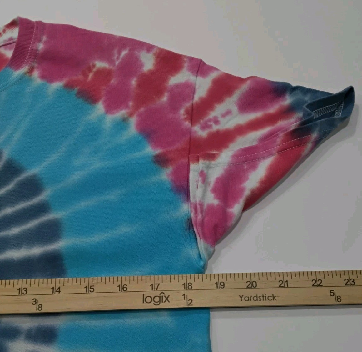 New Tie Dye Men’s Medium T-Shirt Blue Pink Multicolor Summer Swirl Spiral