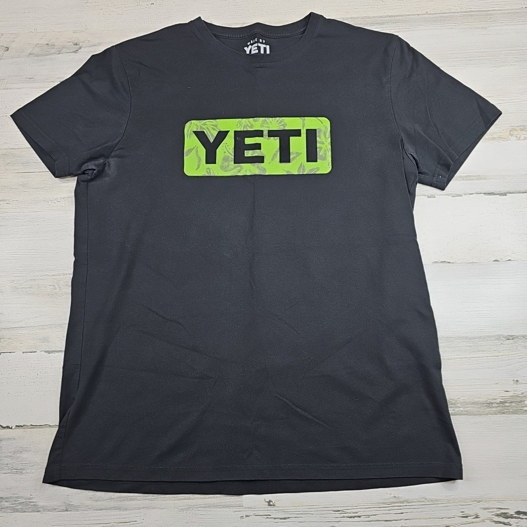 Yeti Logo Shirt Mens Large Black Green Tropical Short Sleeve Pullover Graphic