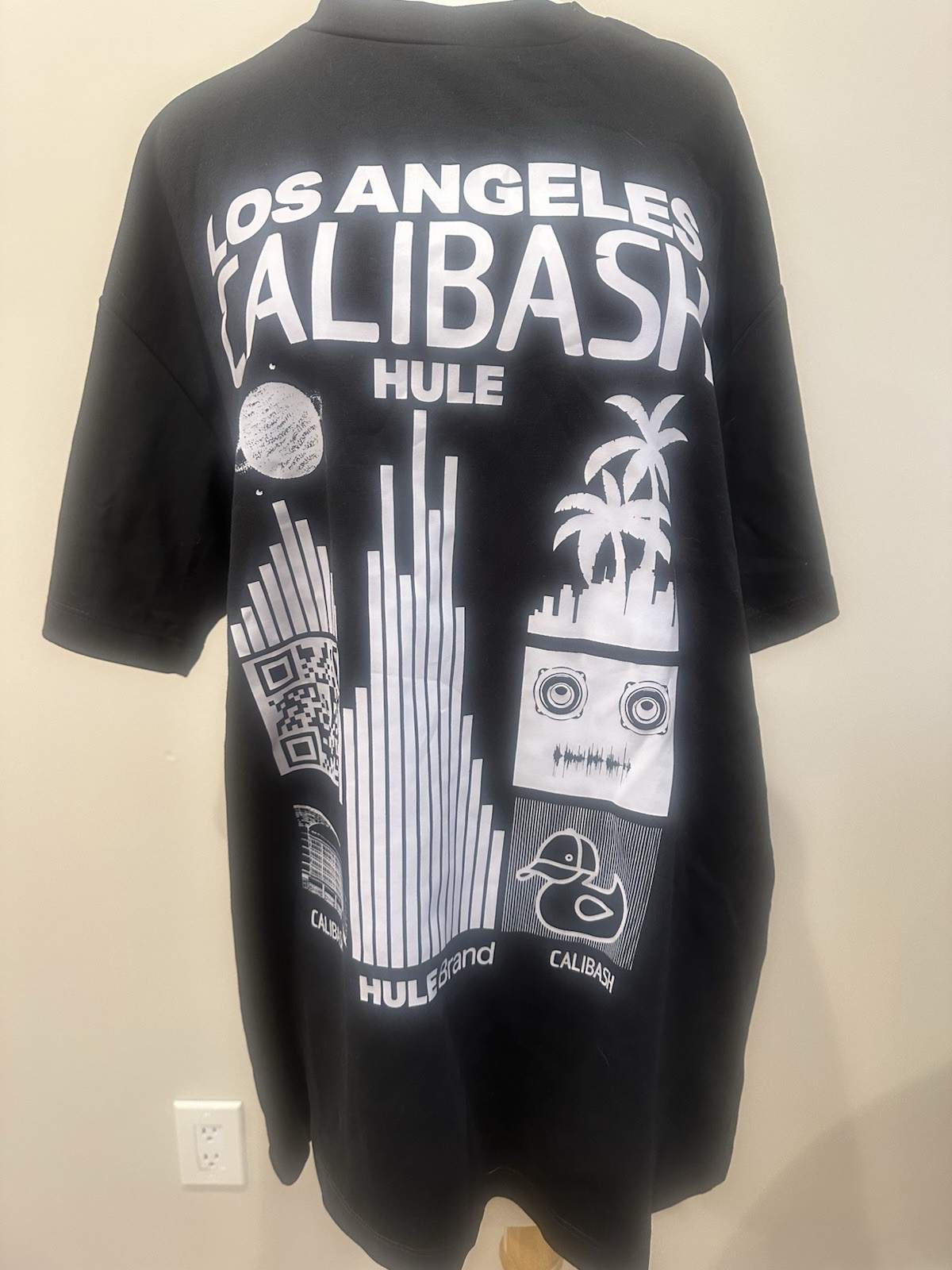 HULE Calibash Duck Graphic Tee Men’s M Black Crew Neck Short Sleeve Cotton