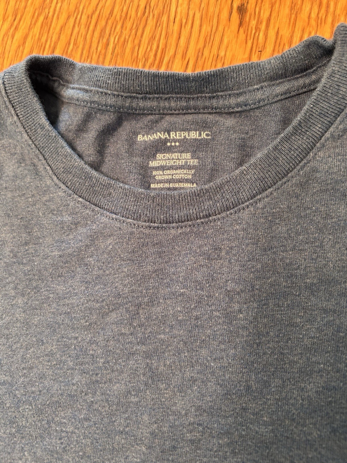 Banana Republic Mens Signature Midweight T-Shirt Med Organic Cotton Washed Blue