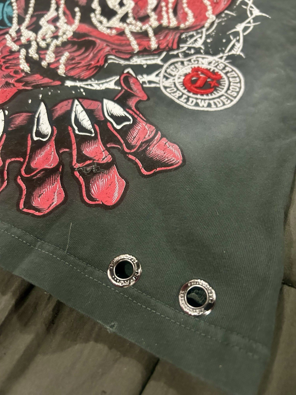 Tenaciti Studios Skull Graphic Studded T-Shirt Grey Size L