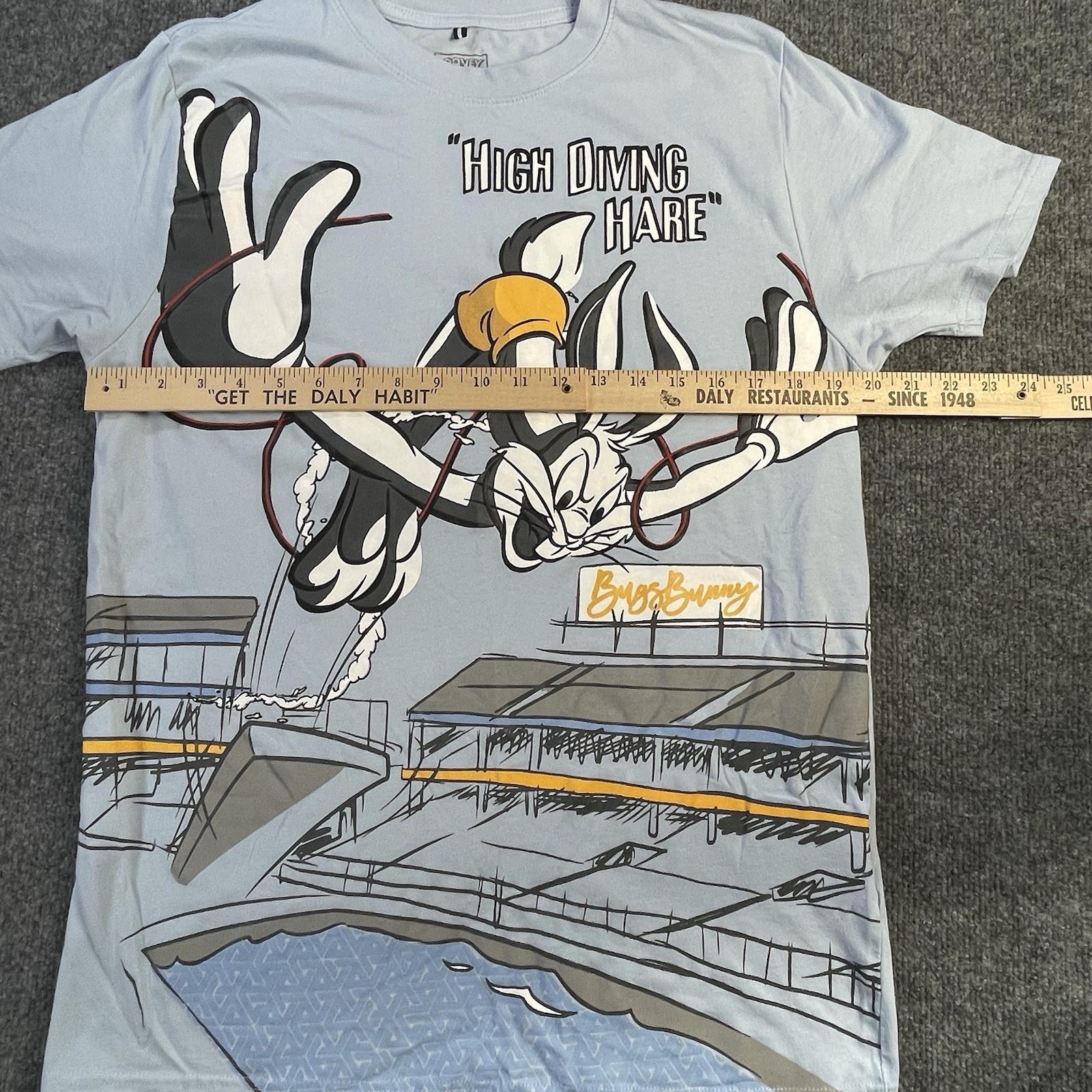 Looney Tunes T-Shirt Mens Medium Blue Bugs Bunny Graphic Print High Dive Diving