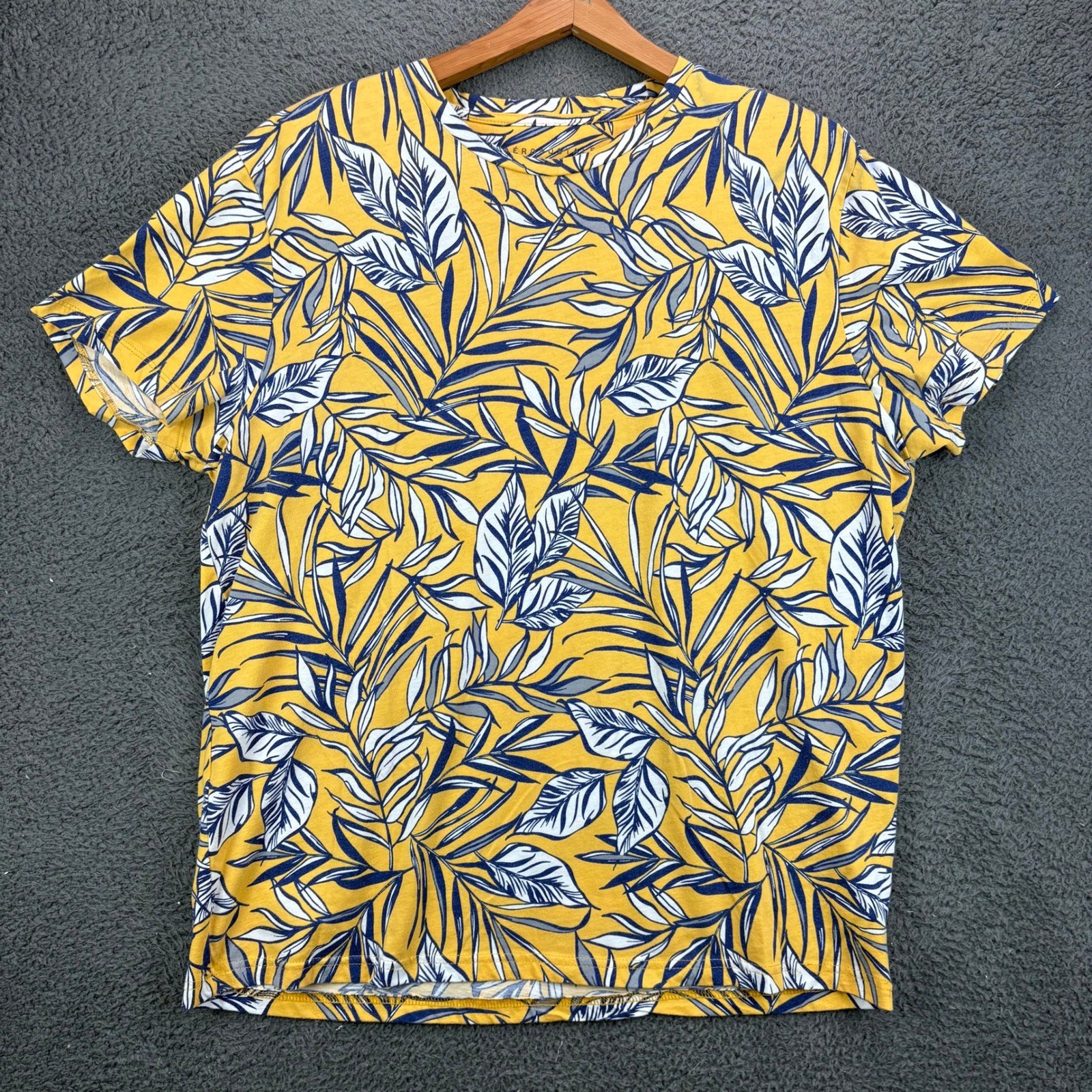 Aeropostale Mens XL T-Shirt Yellow Blue White Tropical Leaf Print Short Sleeve