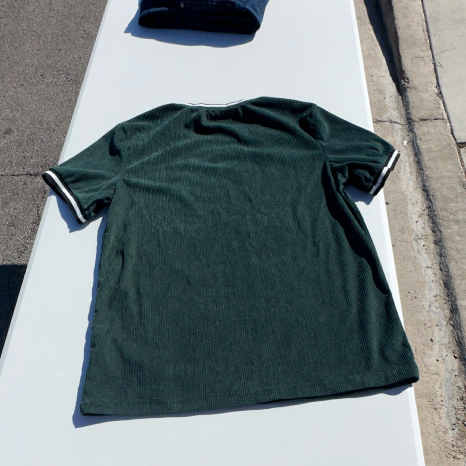 Green Knit Crew Neck Men’s Short Sleeve T-Shirt with Striped Trim Polyester