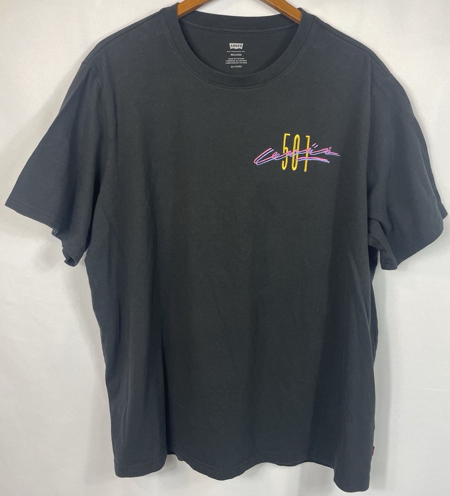 Levi’s 501 Men’s XL Black Front Embroidered Logo T-Shirt