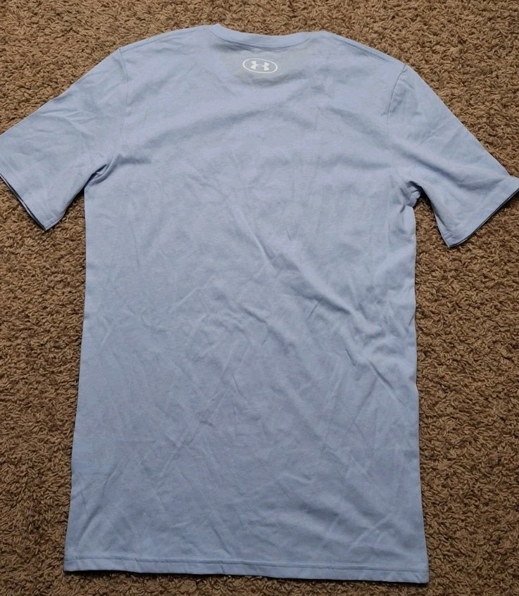 Under Armour LIGHT BLUE Mens Size Small UA Loose Short Sleeve T-Shirt NWT