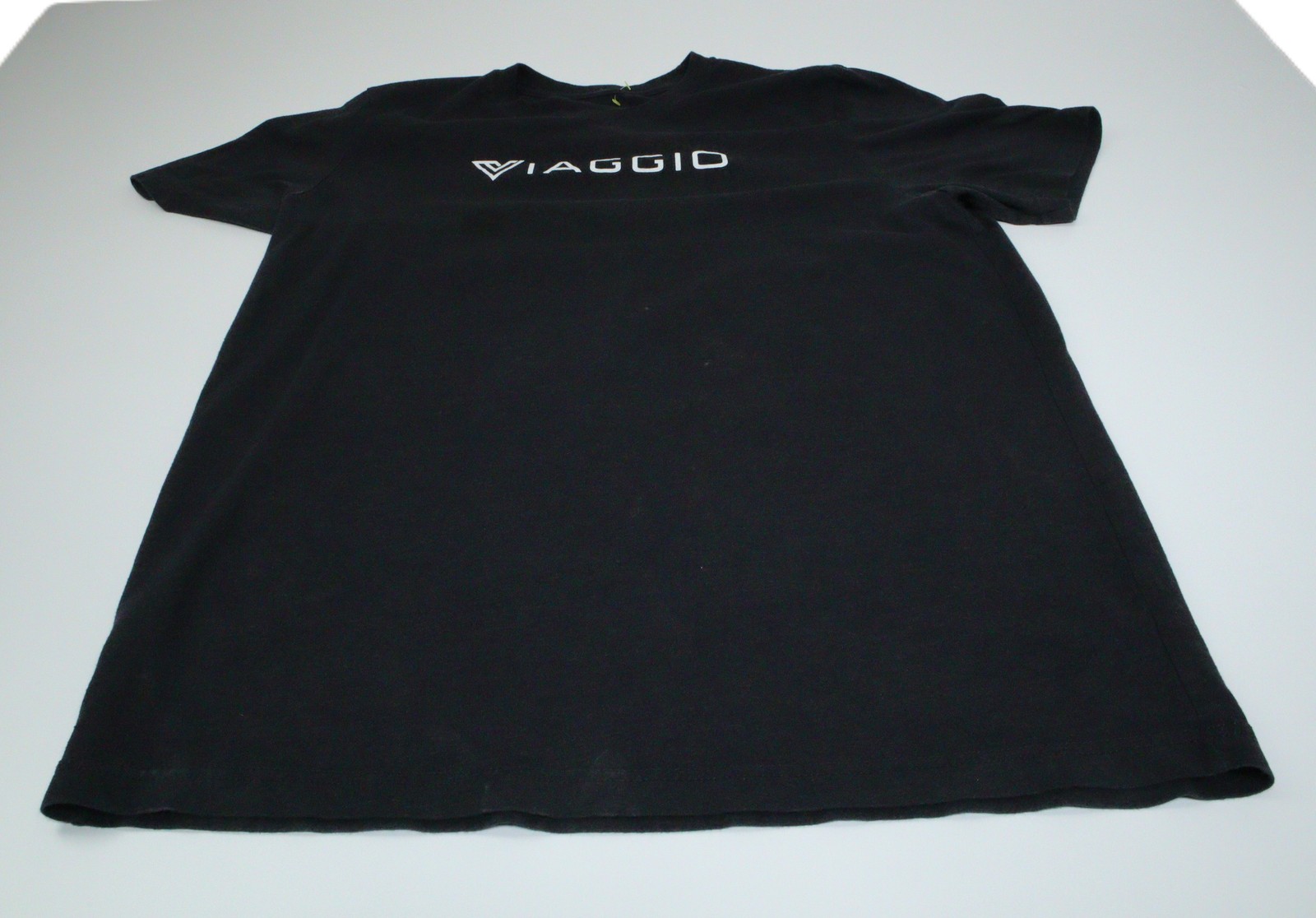 VIAGGIO Black Graphic T-Shirt Men’s Short Sleeve Crew Neck New T0480