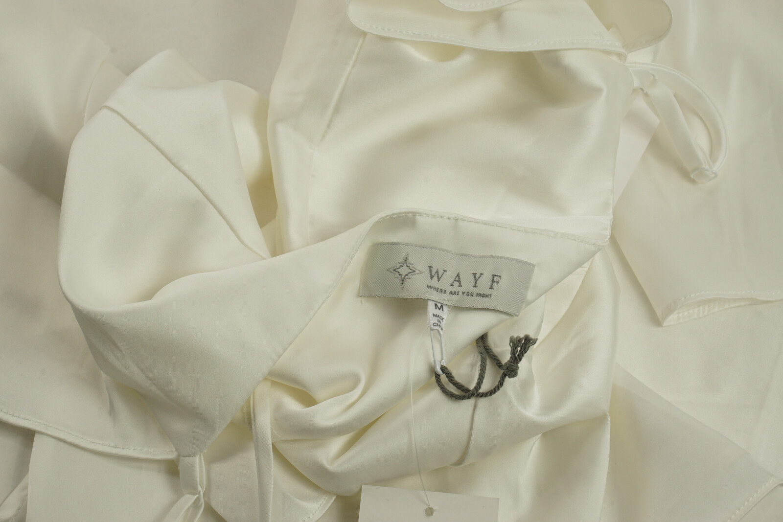 New WAYF Women Size M Ivory Satin Cold Shoulder Long Sleeve Spaghetti V-Neck Top