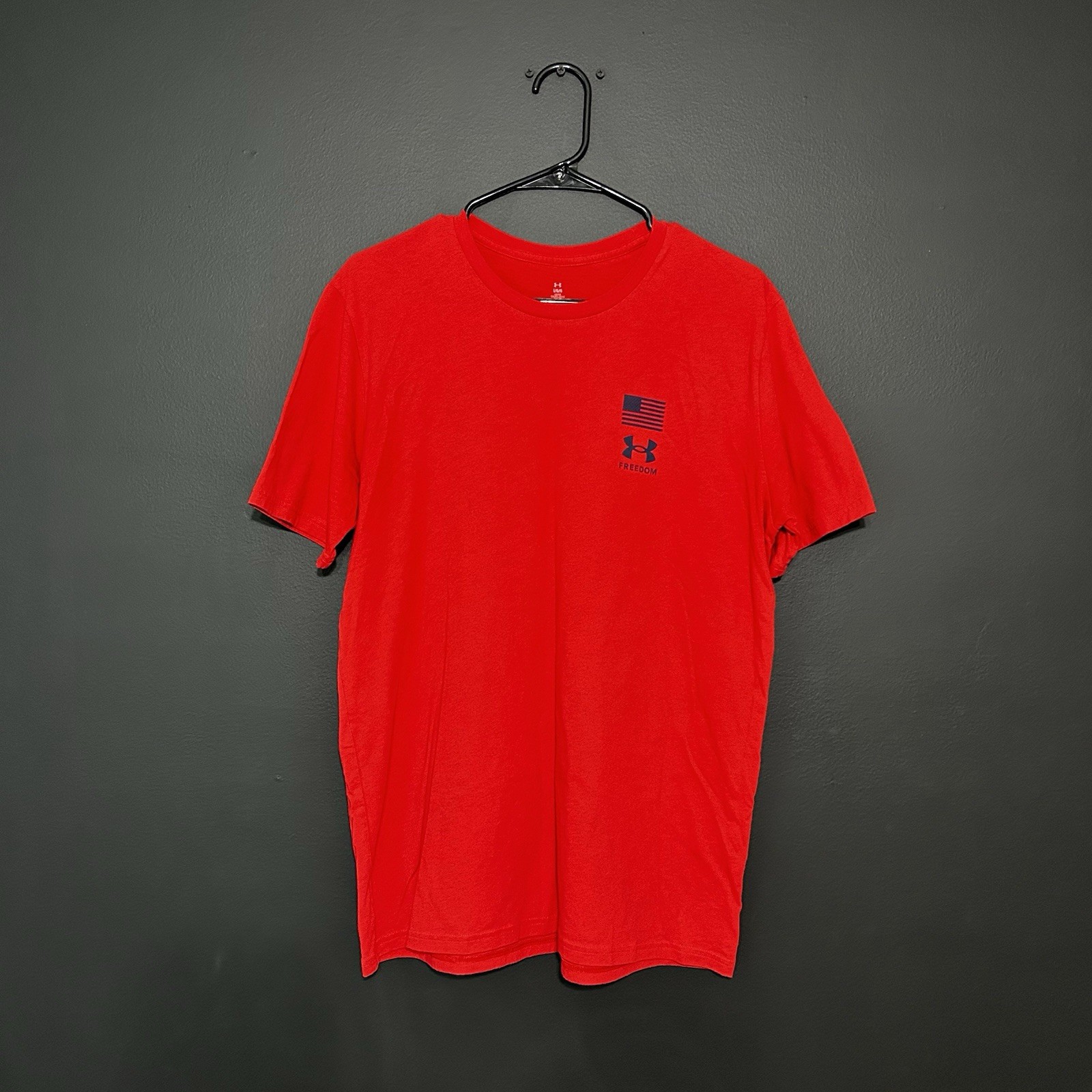 Under Armour Men’s Large Freedom Flag Variation Logo Short Sleeve T-shirt Red