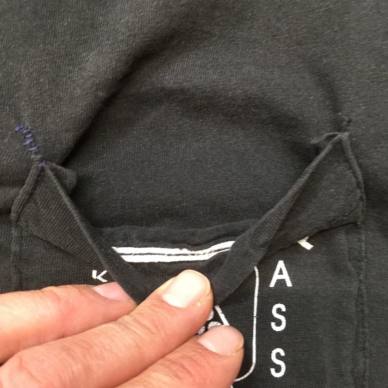 Vintage Single Stitch T-shirt Mens Medim Black Made in USA Pocket Distressed 90s
