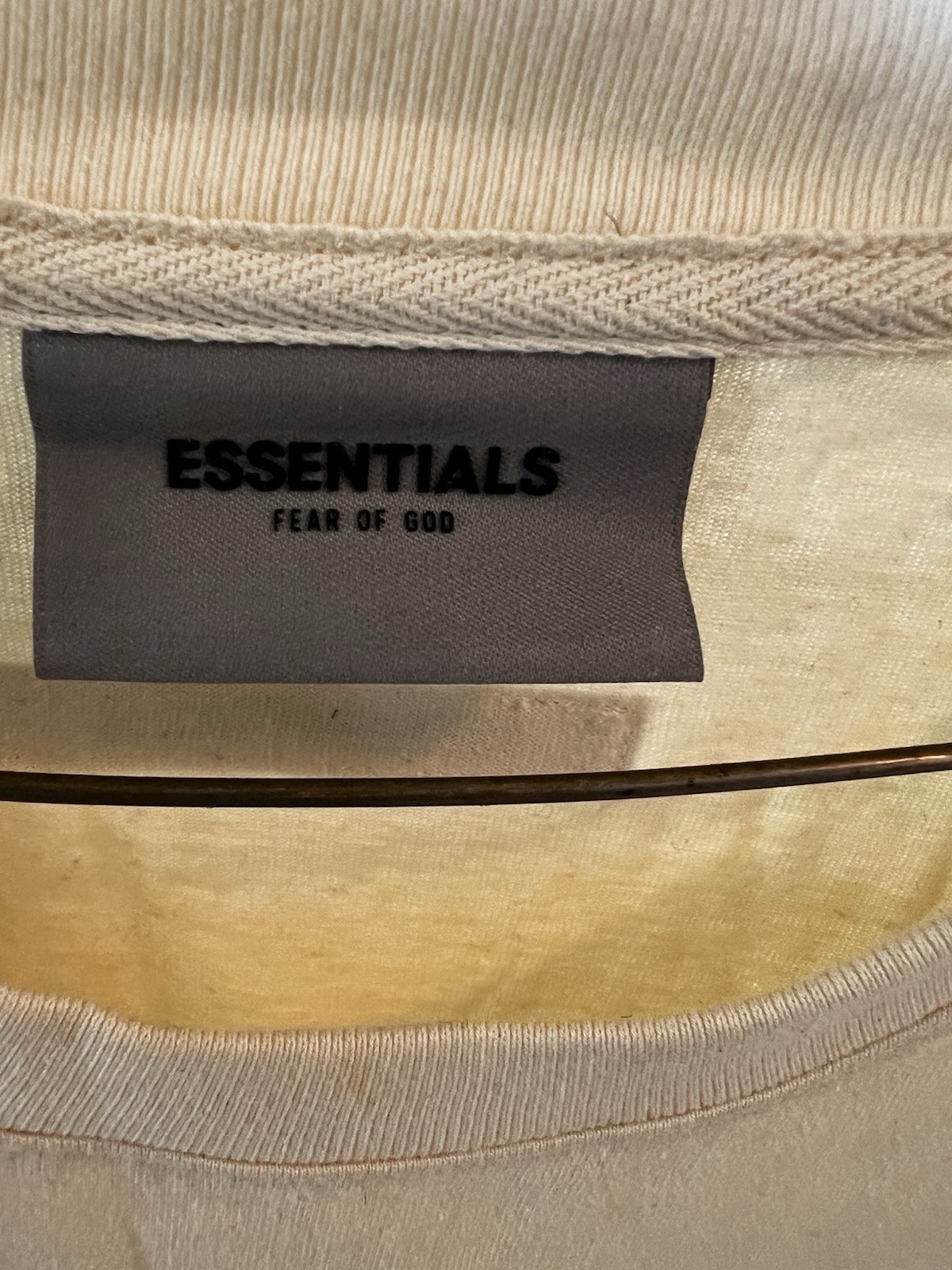 MENS FEAR OF GOD ESSENTIALS TEE CREAM MED SIZE