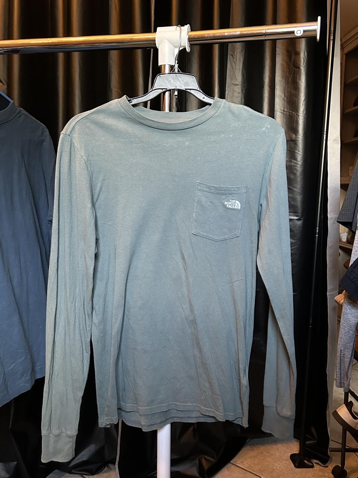 The North Face Long Sleeve Pocket Logo T-Shirt Gray Blue Unisex Adults