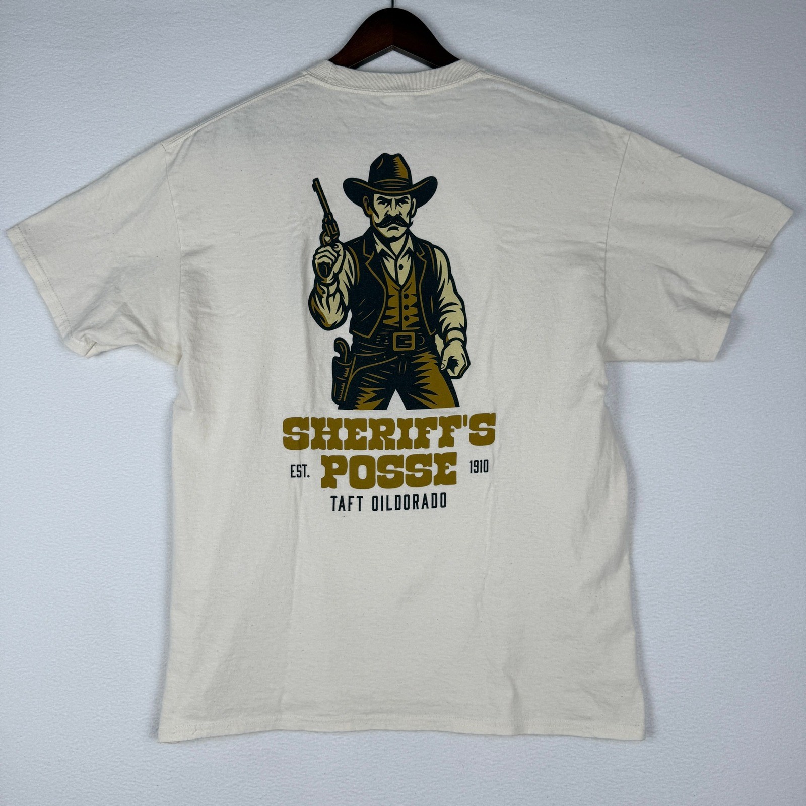 Sheriffs Posse Taft Oildorado Port & Company Mens L T-Shirt Cream Western