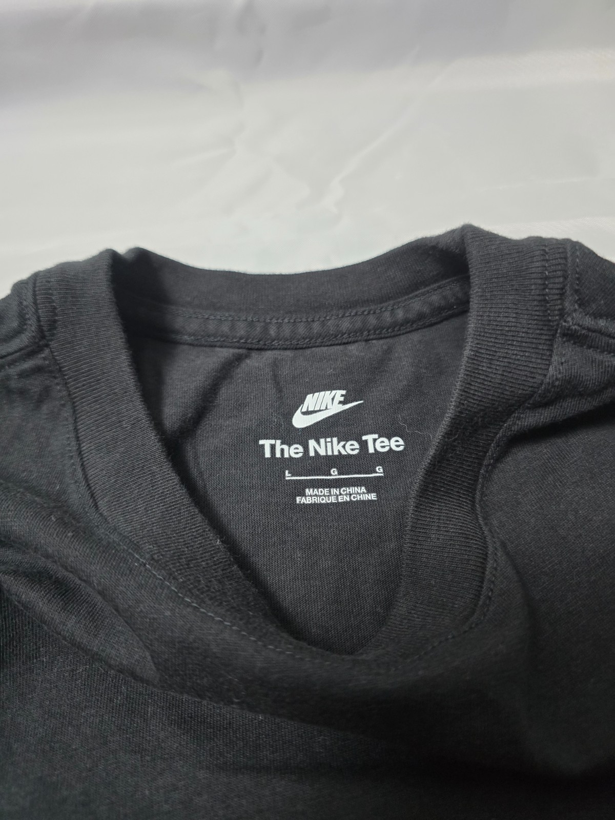 Size L – Nike Tokyo Shibuya Exclusive T-Shirt Embroidered Swoosh on sleeve
