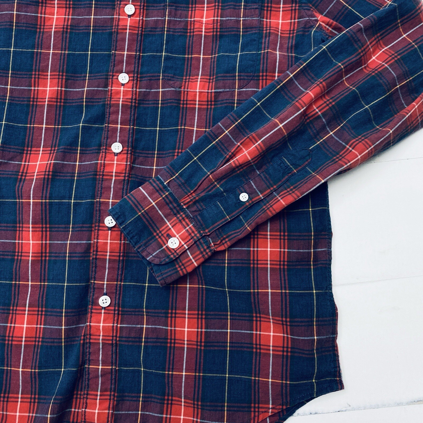 American Eagle Shirt Red Blue Plaid Classic Fit Men Small 100% Cotton Americana