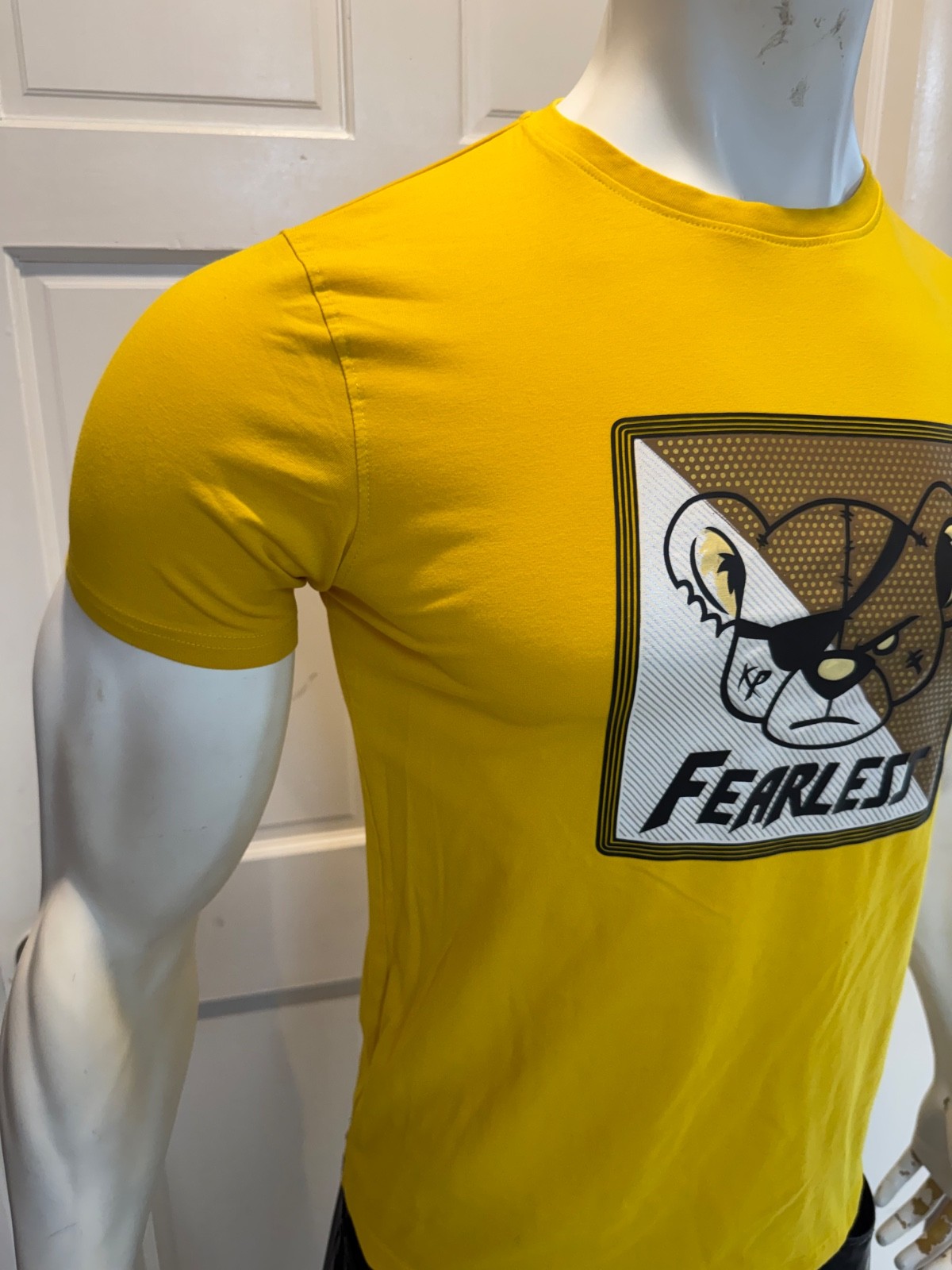 International Male Summer Men’s Yellow Fearless Bear Crew-neck T-shirt size L