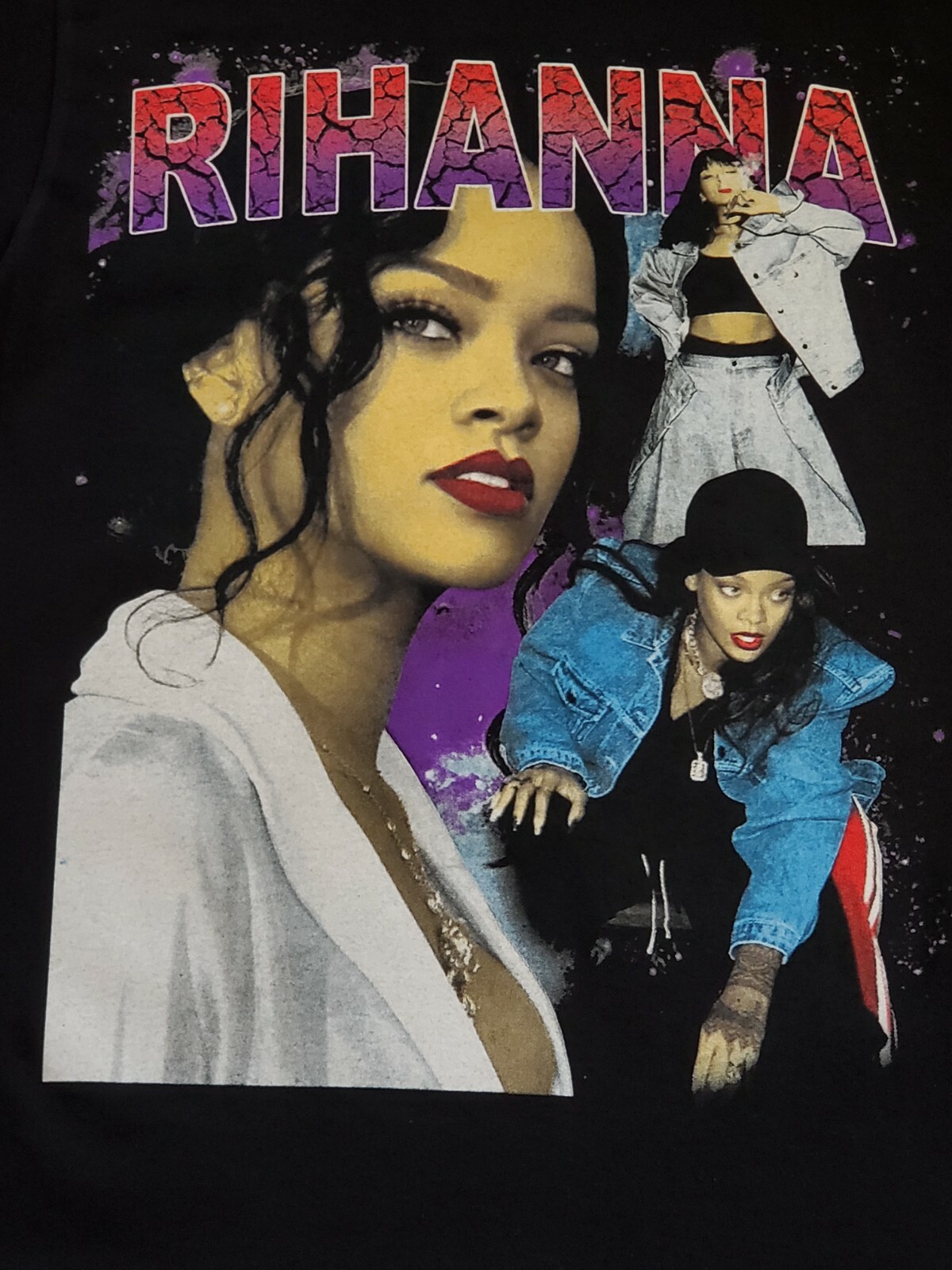 NEW- RIHANNA- T-SHIRT