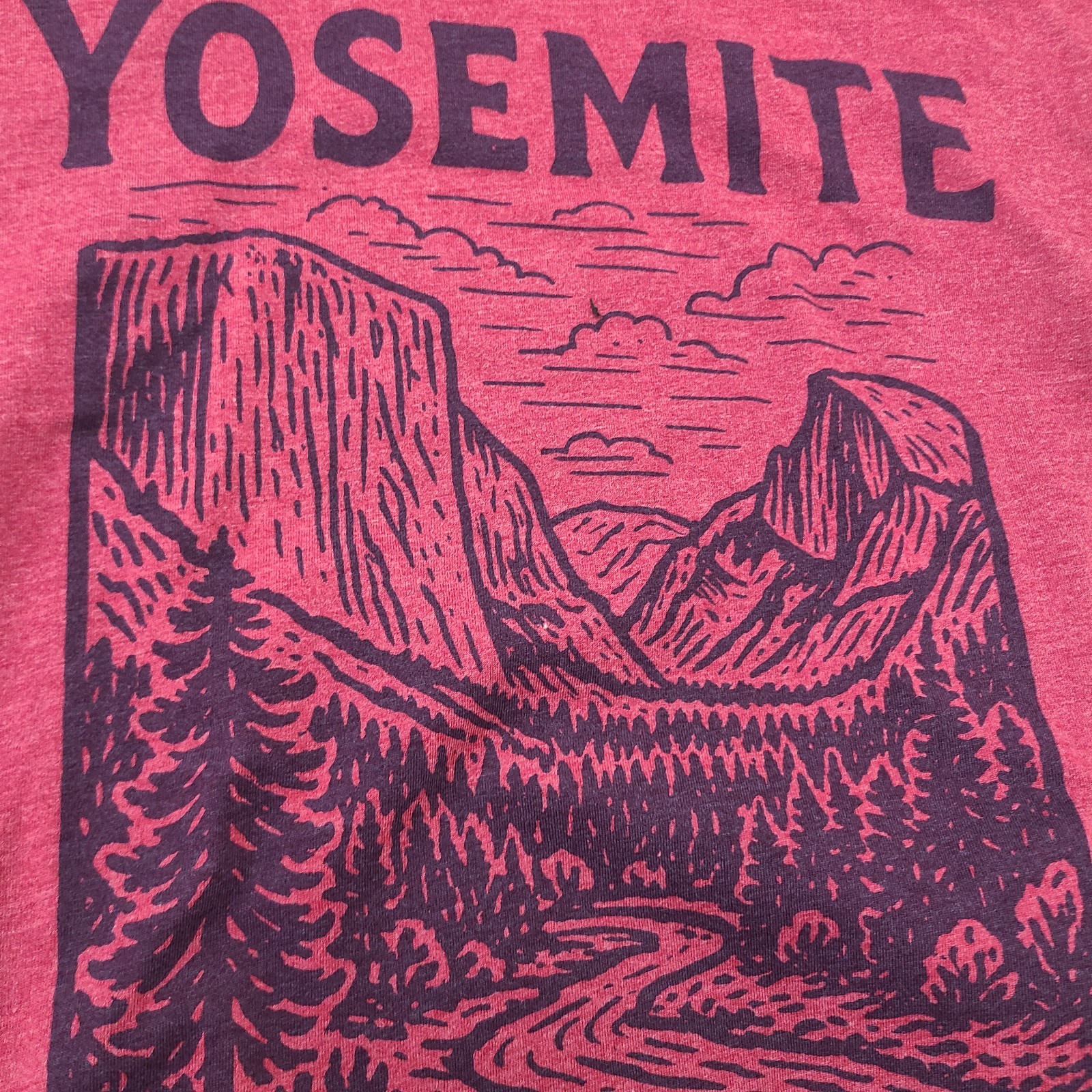 Yosemite Heather Maroon Soft Feel |Size Medium | Climbing Hiking Outdoors Tee