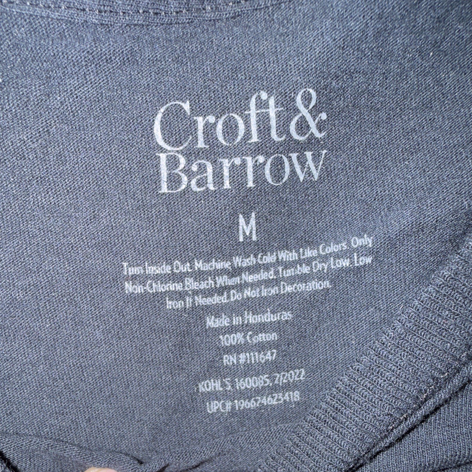 Croft & Barrow Men’s M Black Cotton Knit Short Sleeve Crew “Eat Fish Chill” Tee
