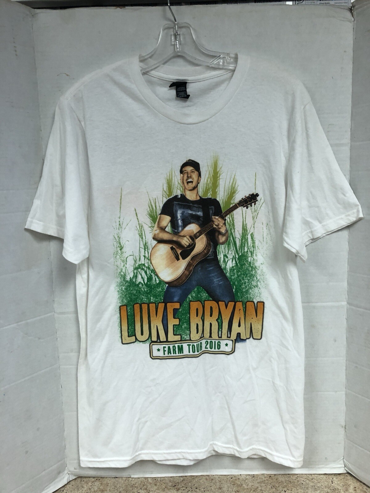 Luke Bryan 2016 Farm Tour Country Music White Concert Indiana T-Shirt Men’s M