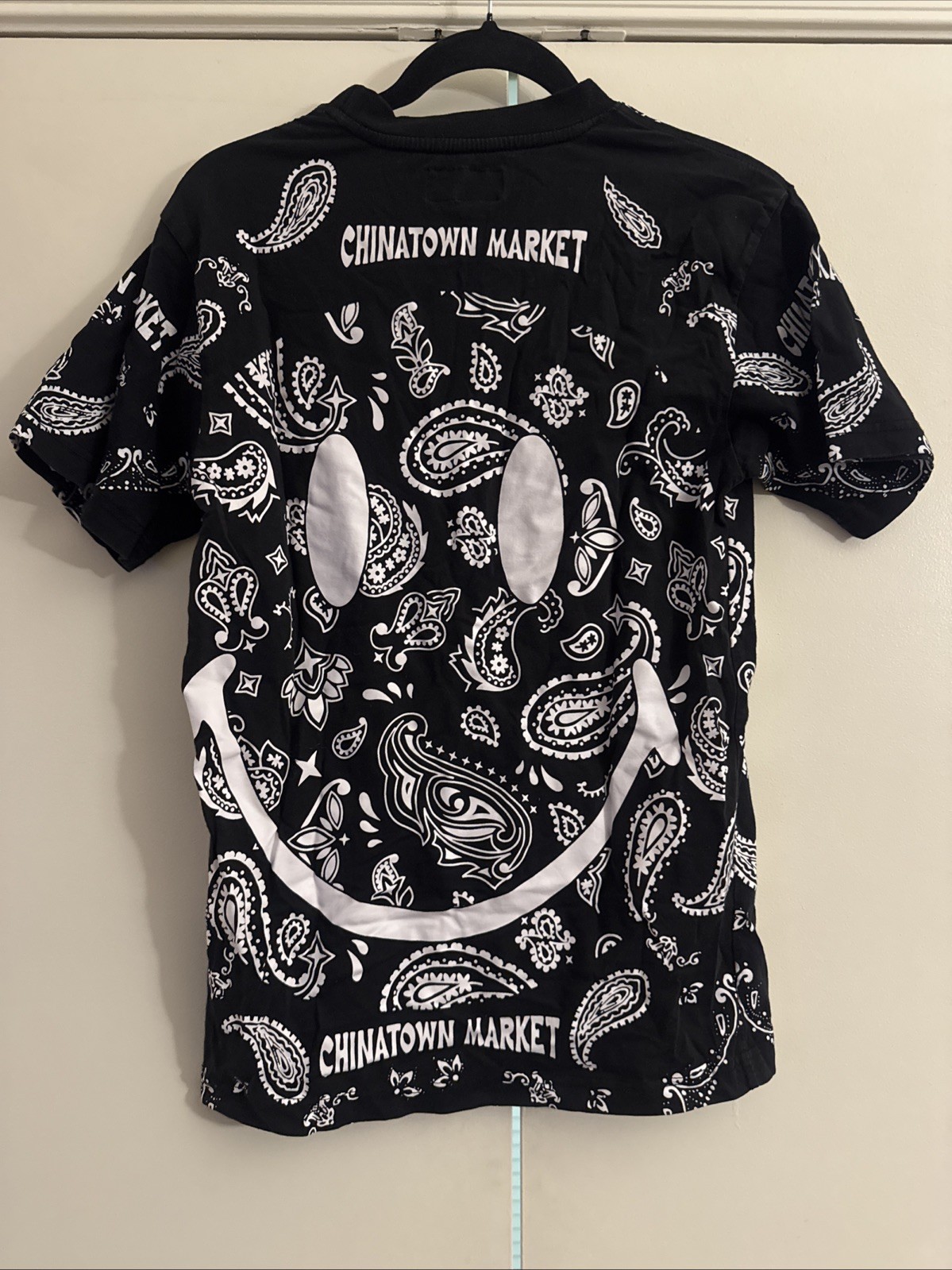 Chinatown Market x YG 4Hunnid Smiley Paisley Bandana T-Shirt Black Men’s Size S