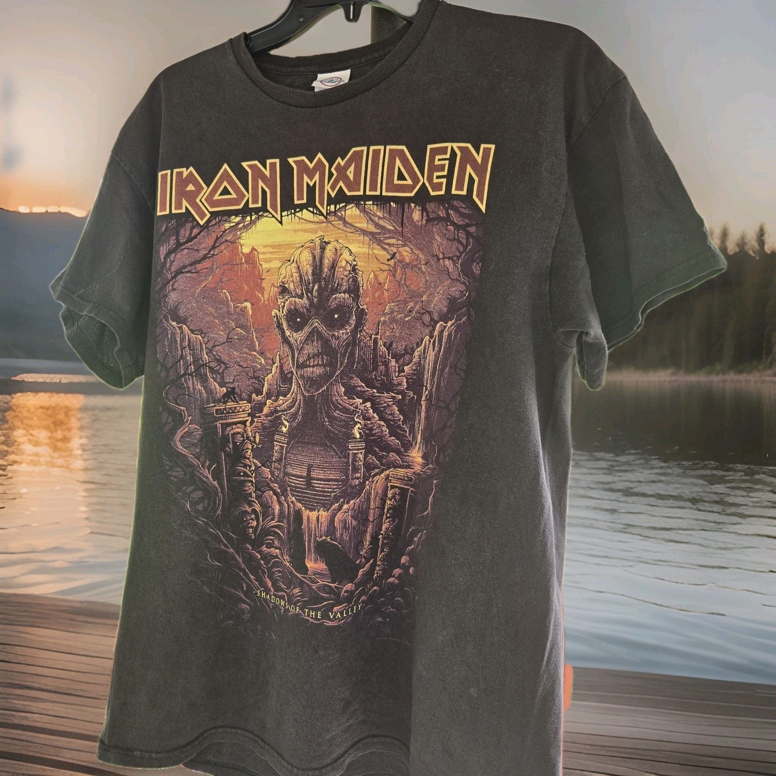 Iron Maiden The Book Of Souls 2017 Concert T-Shirt Size L Men’s Graphic Tee