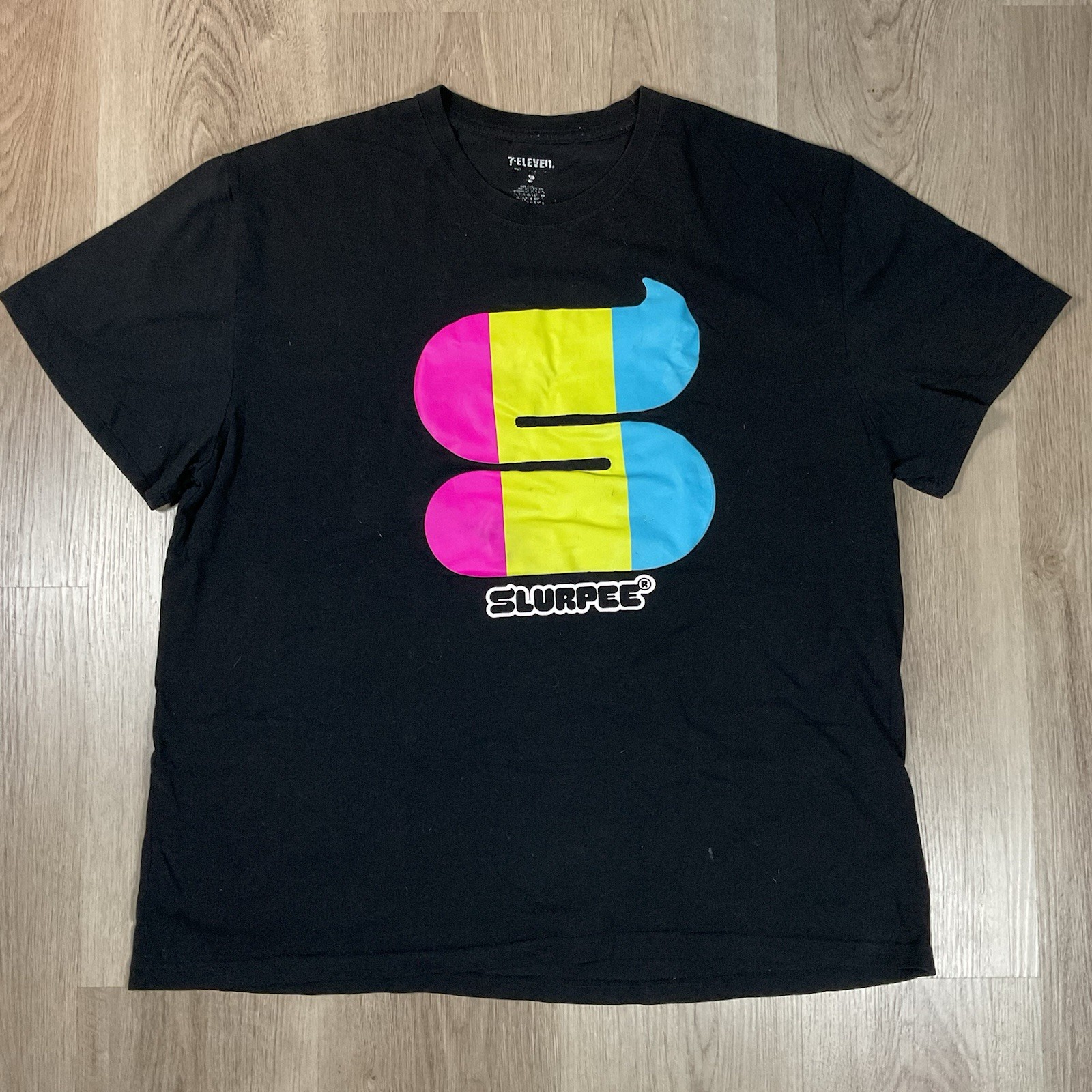 7-Eleven Slurpee T Shirt Size XL Black Neon Retro Graphic Logo 7-11 Summer Edit.