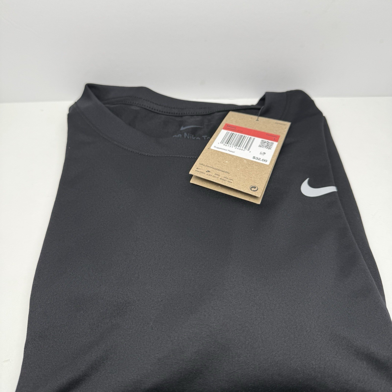 Nike Men’s Dri-FIT Training Tee, Short Sleeve Crew Neck Workout Shirt Large