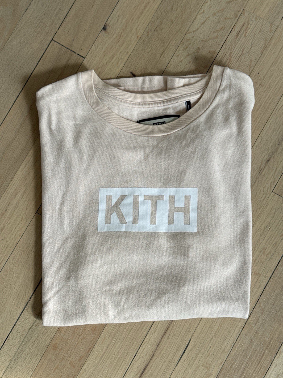 RARE 2017 KITH CLASSIC BOX LOGO SALMON/WHITE MEN’S T-SHIRT SZ M MEDIUM