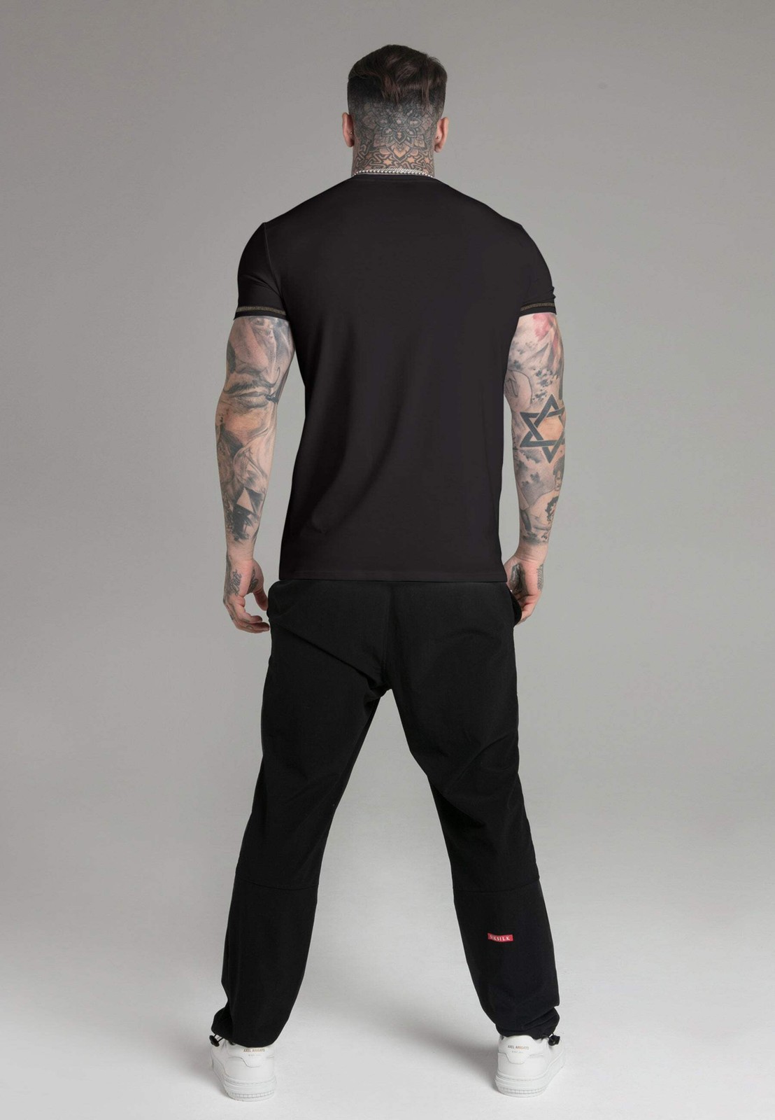 SikSilk Men’s Short Sleeved Muscle Fit T-Shirt Tee Black