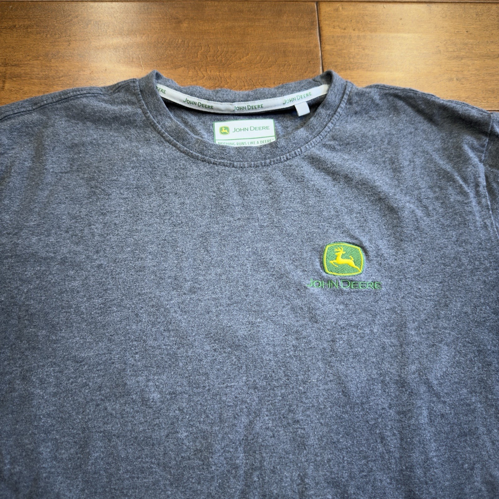 John Deere Embroidered Logo Men’s Long Sleeve T-Shirt Gray Size M
