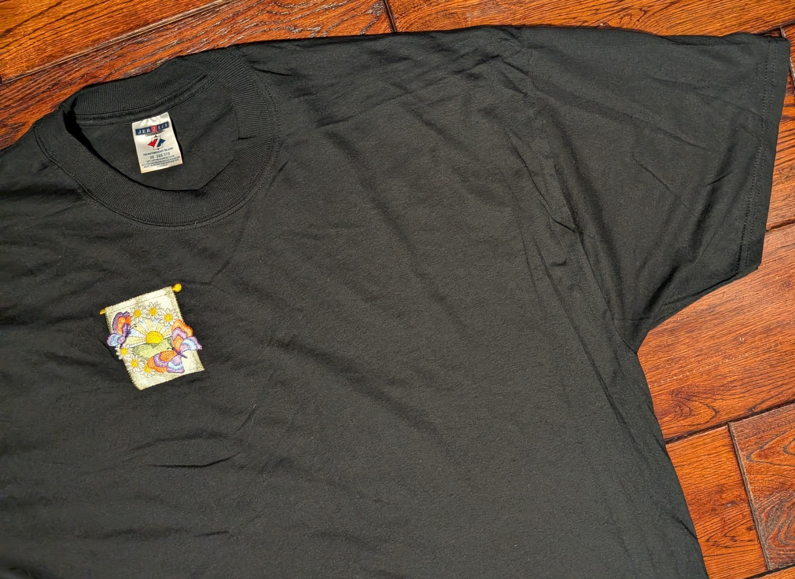 Jerzees Men’sHeavyweight Blend T-Shirt w/ Embroidred Patch Flowers Butterfly 3X