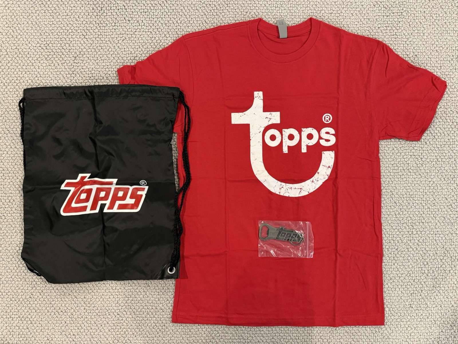 TOPPS 2019 Promotional Bundle (Retro T-Shirt + Bag + Key Chain) NEW! NEVER WORN!