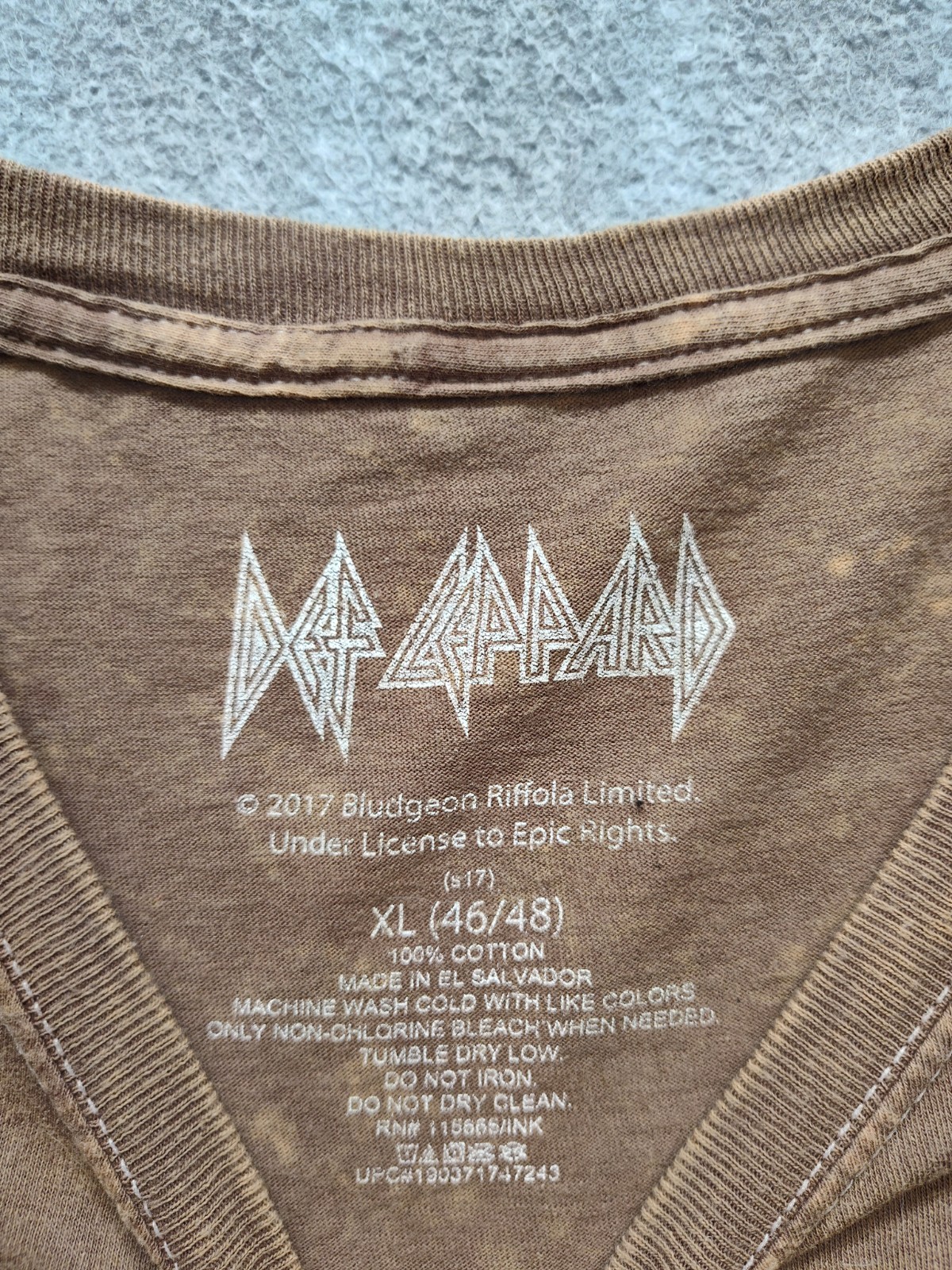 Def Leppard Men Shirt XL Brown Graphic Print Crew Neck Short Sleeve Logo Casual