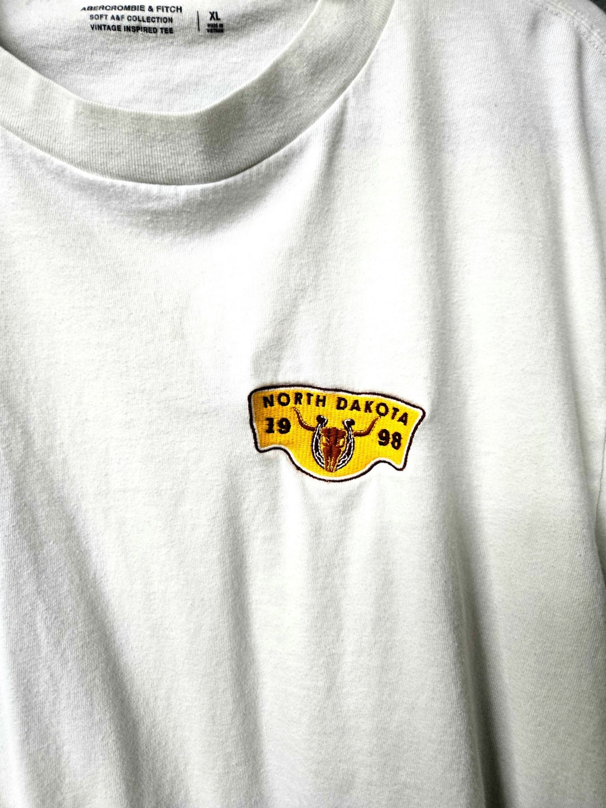 Abercrombie Fitch Patches Graphic Tee XL White North Dakota Mount Rainier