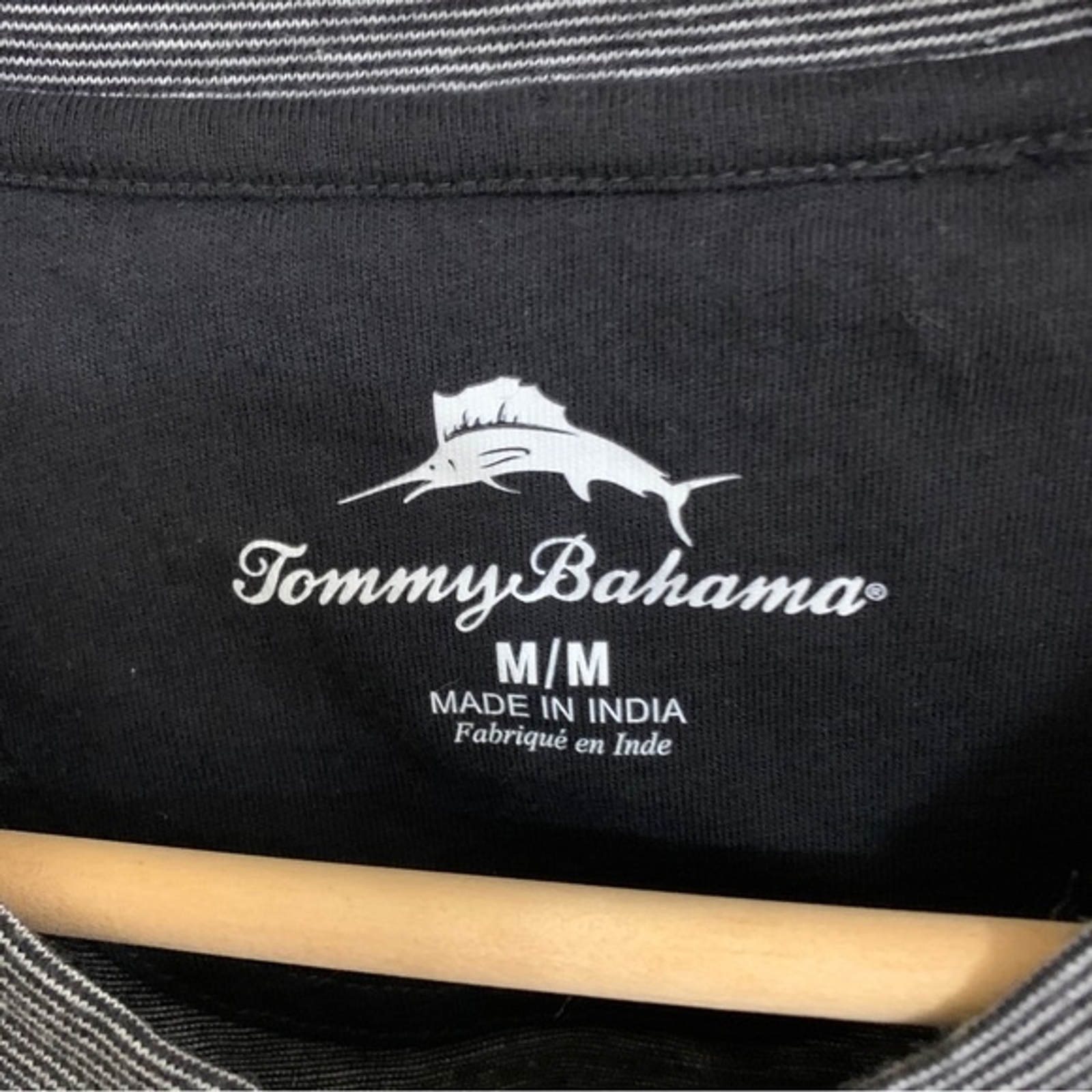 Tommy Bahama Black Microstripe T-Shirt Sz Medium