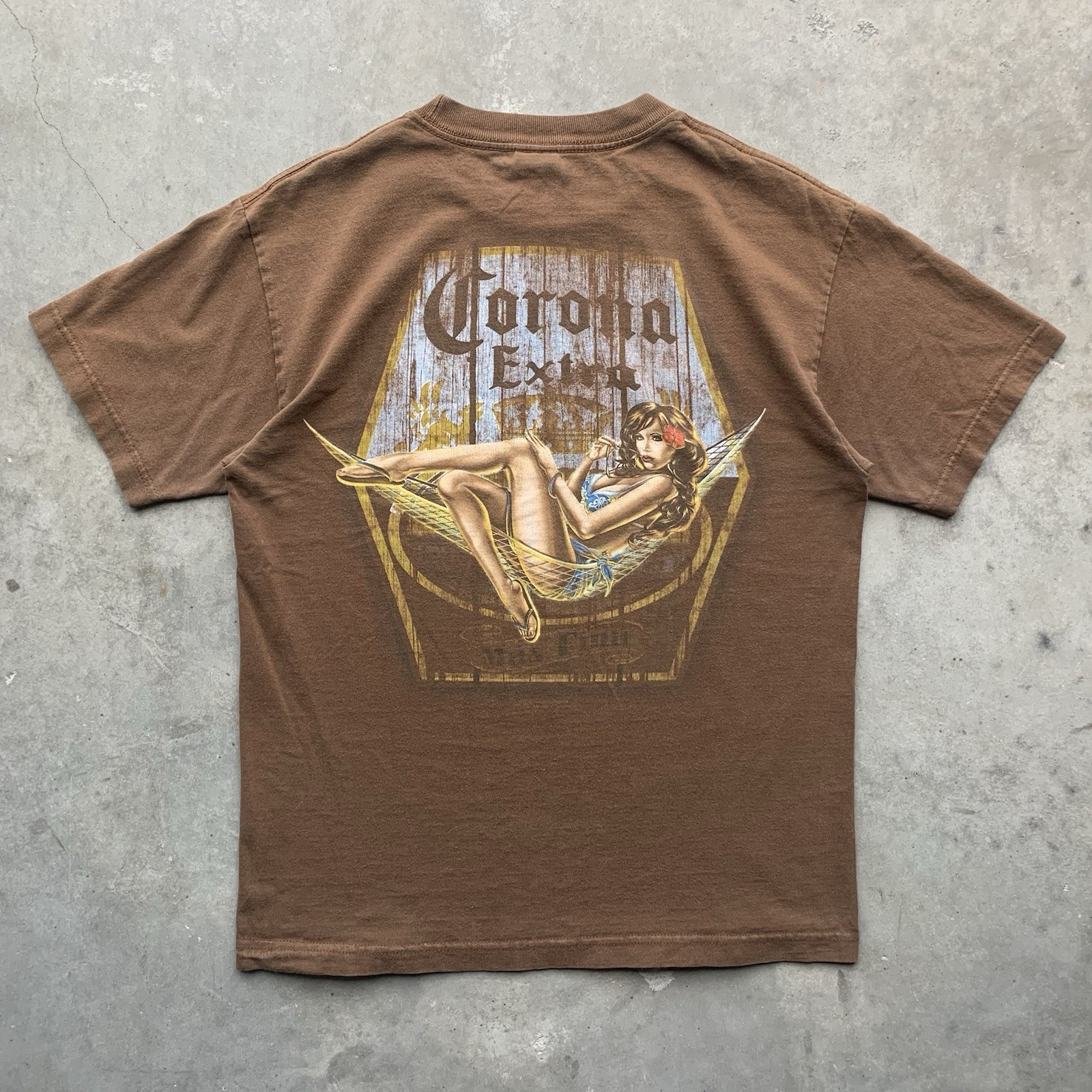 Vintage 90s Y2K Corona Extra Mas Fina Graphic Print T-Shirt Size M Beach Brown
