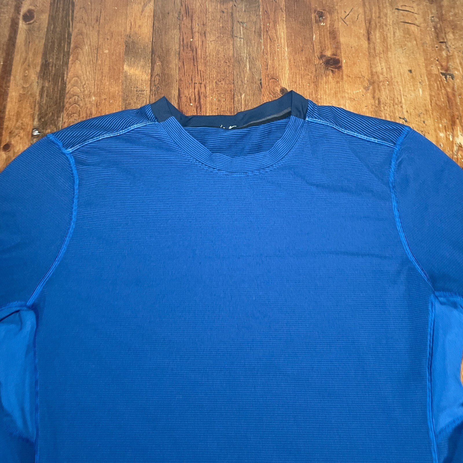 Lululemon Shirt Mens XL Blue Striped Tee Casual Workout Gym Athleisure Stretch